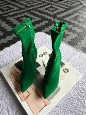 SHEIN Emerald Green Stretch Velvet Pointed Sock Boots